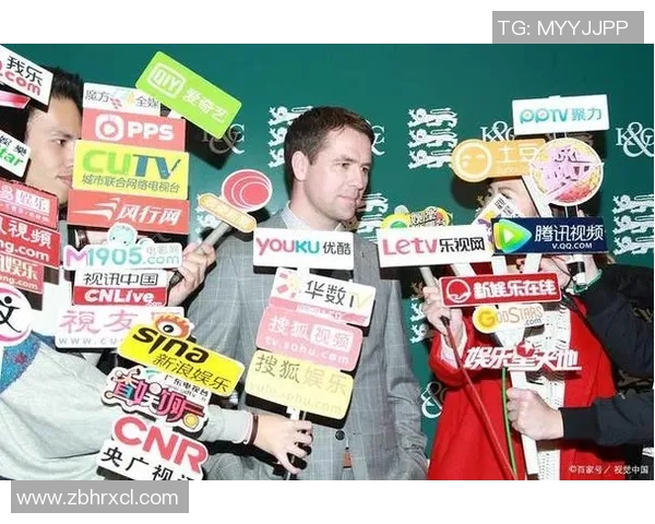 足球明星如何通过社交媒体与粉丝互动提升个人品牌影响力